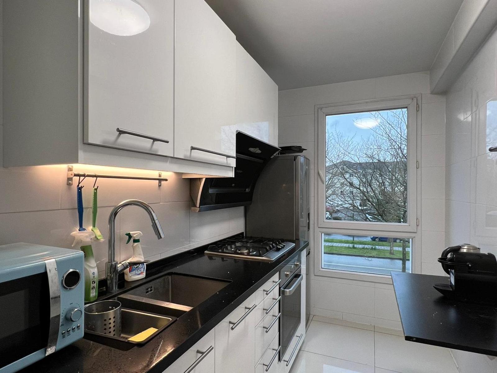 Location 3 Chambres Spacieuses Dans Appartment 2 Mn Rer Bussy Saint Georges Exterior foto