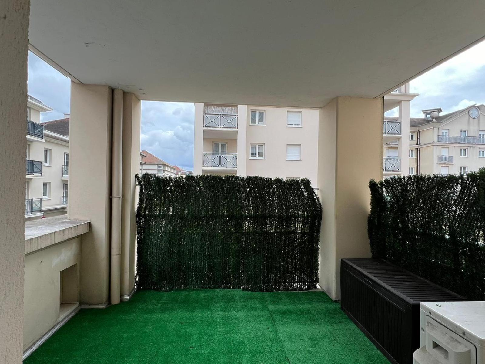 Location 3 Chambres Spacieuses Dans Appartment 2 Mn Rer Bussy Saint Georges Exterior foto